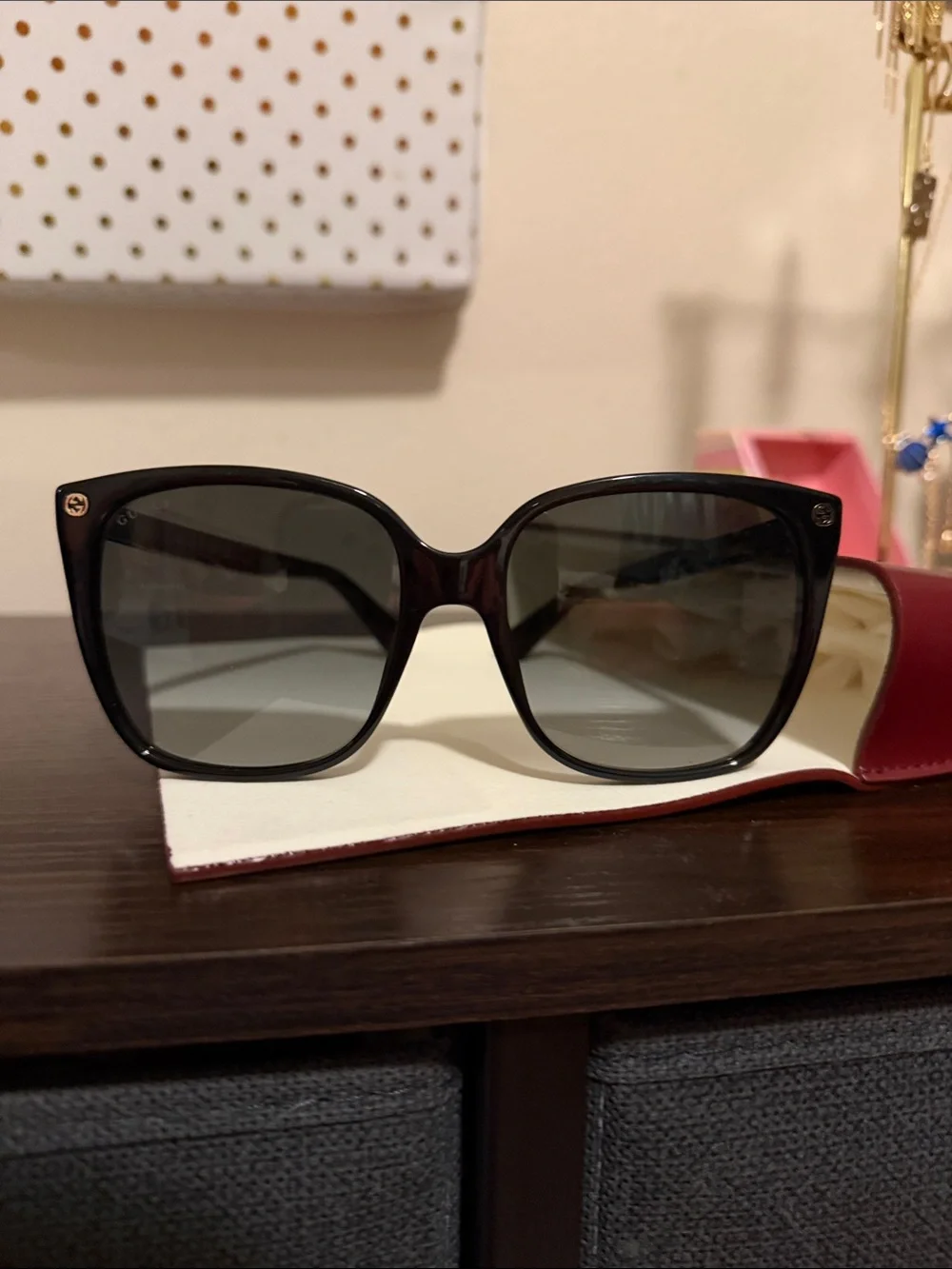 Gucci Cateye Square with red leather Gucci case